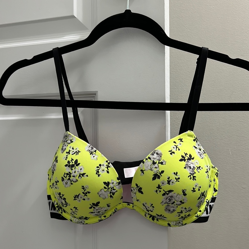 Victoria Secret Bra (super push up)
